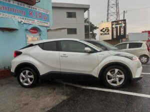トヨタ C-HR ハイブリッド中古車